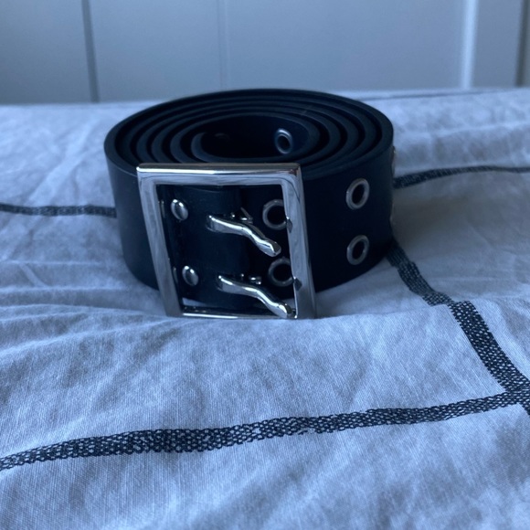 UO square double prong belt - Picture 3 of 4